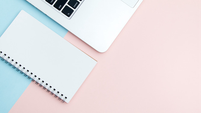 笔记本办公桌面PPT背景图片-美肚杀分享