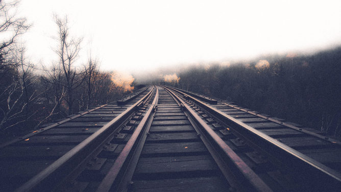 唯美铁道铁路PPT背景图片-美肚杀分享